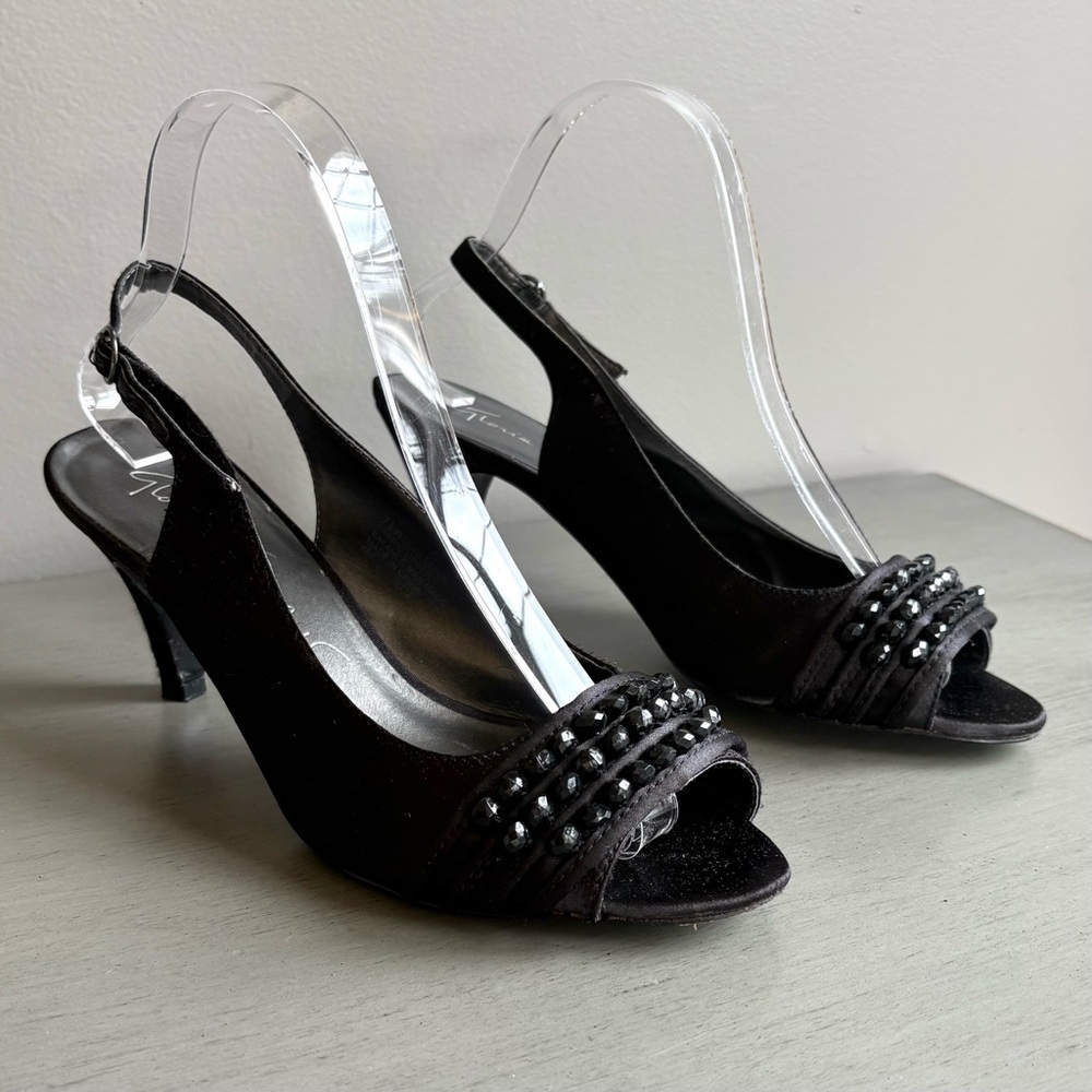 Gloria Vanderbilt Sling Back Satin Beaded Peep Toe Heels Shoes Women 7.5W Black - Picture 2 of 15